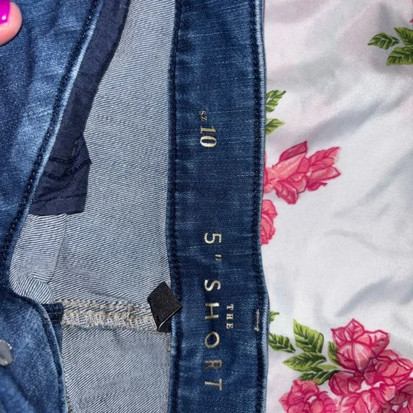 White House Black Market Blue Jean Shorts with Classic Cuffed Hem - Picture 5 of 6